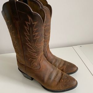 Ariat Heritage Western Round Toe Boot 7C wide
